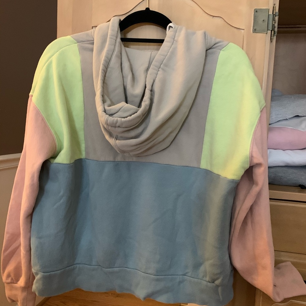 Colorblock Sweatshirt - Picture 3 of 5